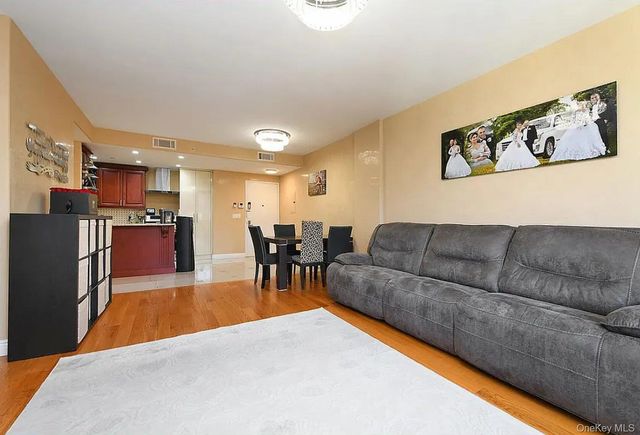 63-36 99th Street 5E, Rego Park, NY 11374