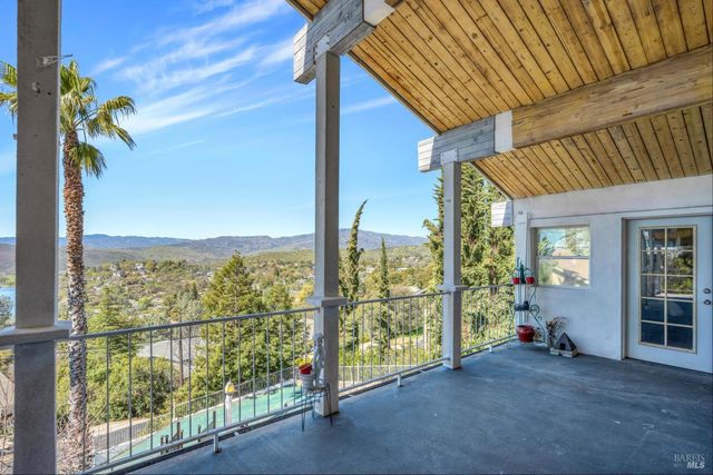 17431 Greenridge Rd, Hidden Valley Lake, CA 95467