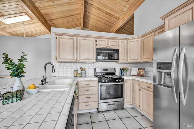 17431 Greenridge Rd, Hidden Valley Lake, CA 95467
