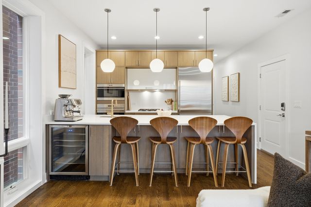 3330 N Clifton Avenue 2, Chicago, IL 60657