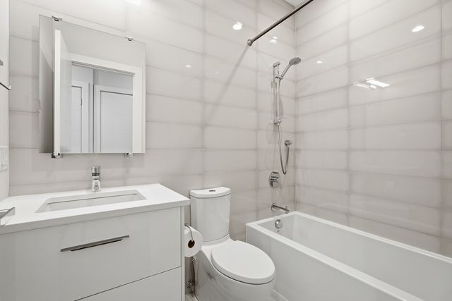 3330 N Clifton Avenue 2, Chicago, IL 60657