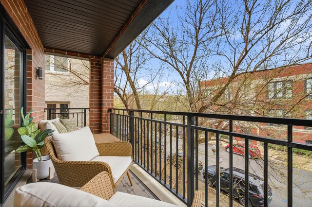 3330 N Clifton Avenue 2, Chicago, IL 60657