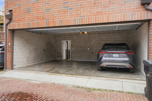 3330 N Clifton Avenue 2, Chicago, IL 60657