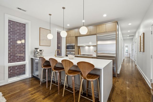 3330 N Clifton Avenue 2, Chicago, IL 60657