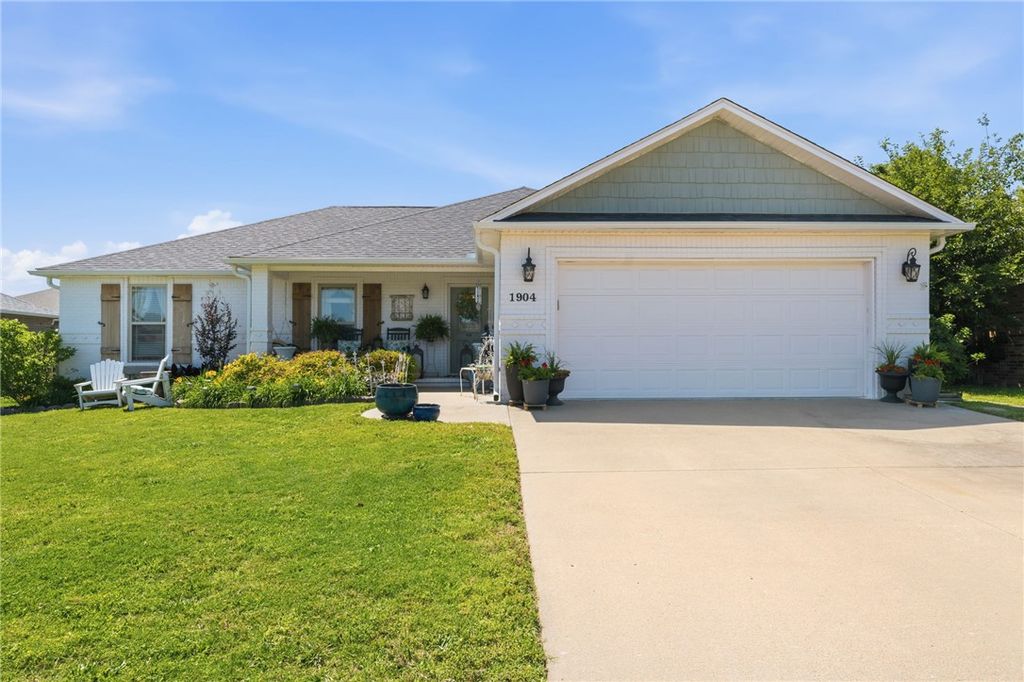 1904 Audabon Park Court, Siloam Springs, AR 72761