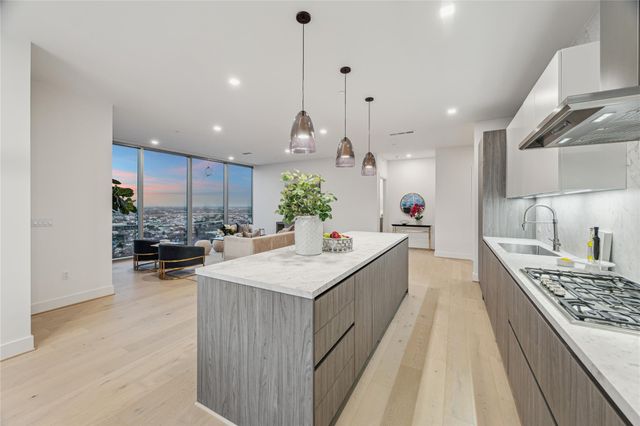 1711 Allen Parkway 2301, Houston, TX 77019