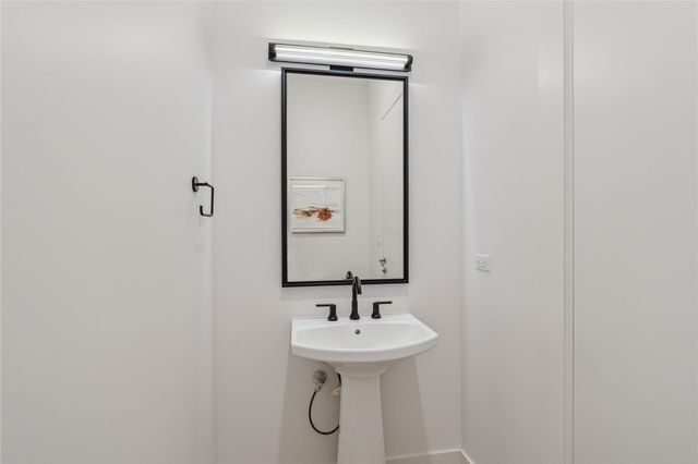 1711 Allen Parkway 2301, Houston, TX 77019