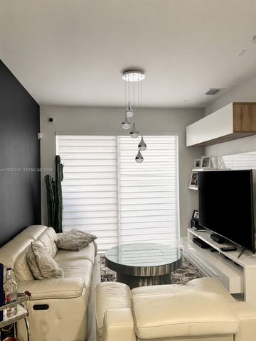 7117 NW 103rd Path, Doral, FL 33178