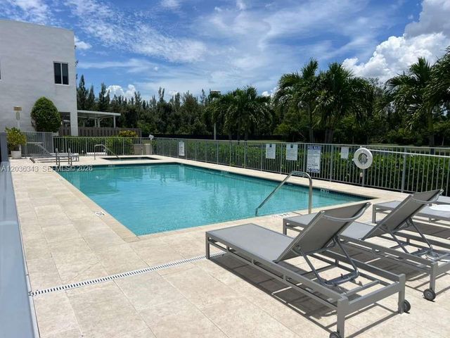 7117 NW 103rd Path, Doral, FL 33178