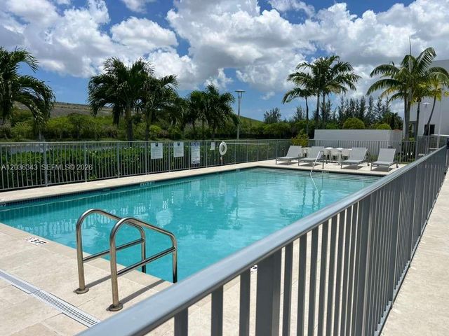 7117 NW 103rd Path, Doral, FL 33178