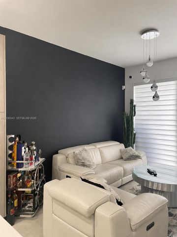 7117 NW 103rd Path, Doral, FL 33178