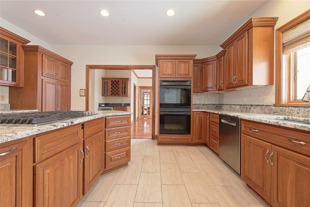 4969 WOLF Road, Erie, PA 16505