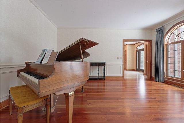 4969 WOLF Road, Erie, PA 16505