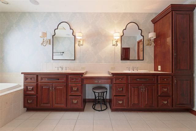 4969 WOLF Road, Erie, PA 16505