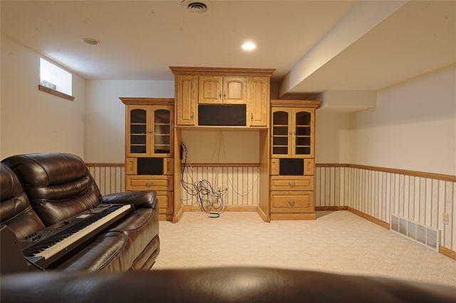 4969 WOLF Road, Erie, PA 16505