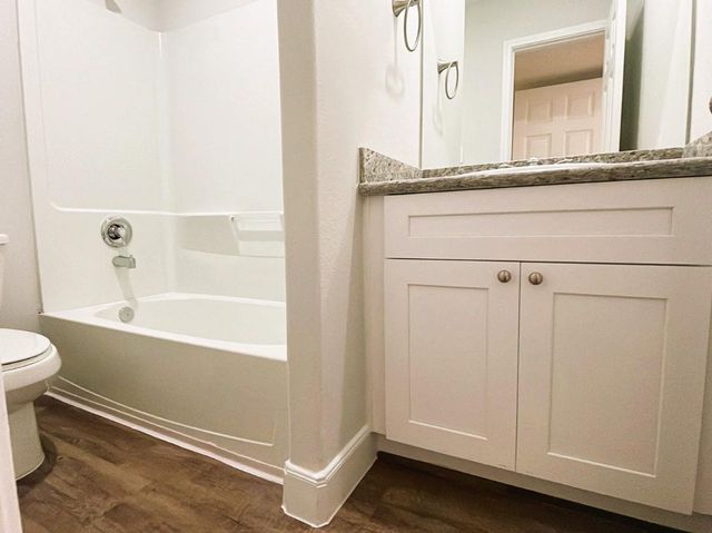 711 S Houston Avenue B, Humble, TX 77338