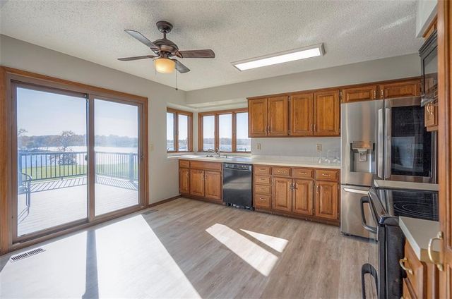 4910 NE Pebble Beach Street, Lee's Summit, MO 64064