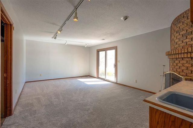 4910 NE Pebble Beach Street, Lee's Summit, MO 64064