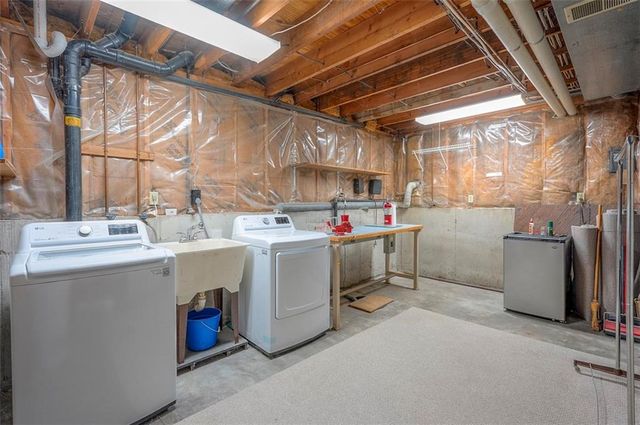 4910 NE Pebble Beach Street, Lee's Summit, MO 64064