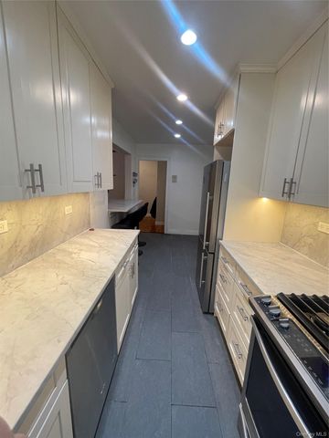 1922 McGraw Avenue 1H, Bronx, NY 10462