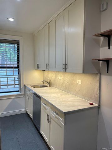 1922 McGraw Avenue 1H, Bronx, NY 10462