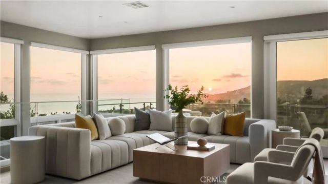 964 Van Dyke, Laguna Beach, CA 92651