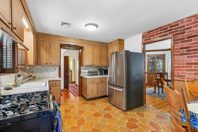 82 Needham St, Dedham, MA 02026