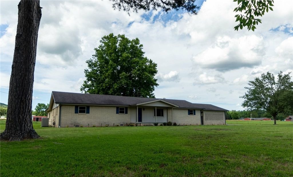 232 CENTER VALLEY Road, Russellville, AR 72802