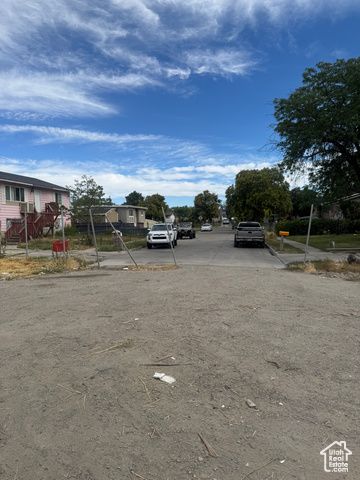 261 N REDWOOD RD, Salt Lake City, UT 84116