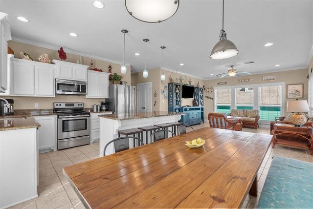 135 Ocean Shore Drive, Crystal Beach, TX 77650