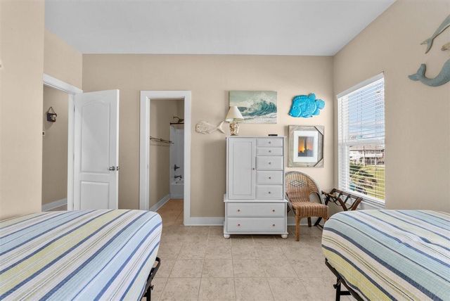 135 Ocean Shore Drive, Crystal Beach, TX 77650