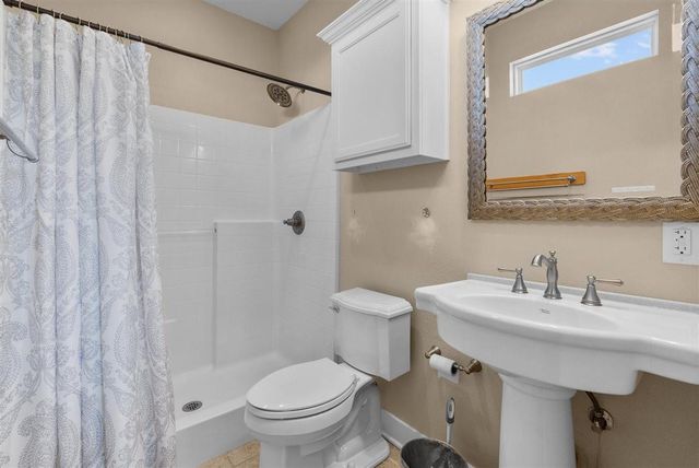 135 Ocean Shore Drive, Crystal Beach, TX 77650