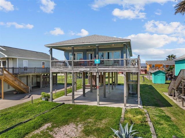 135 Ocean Shore Drive, Crystal Beach, TX 77650