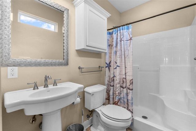 135 Ocean Shore Drive, Crystal Beach, TX 77650