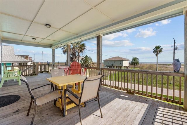 135 Ocean Shore Drive, Crystal Beach, TX 77650