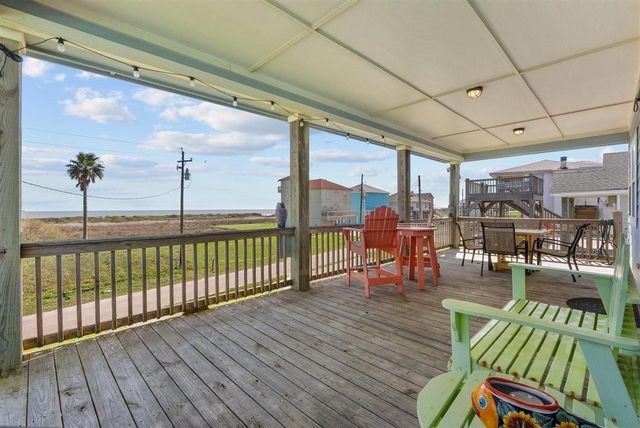 135 Ocean Shore Drive, Crystal Beach, TX 77650