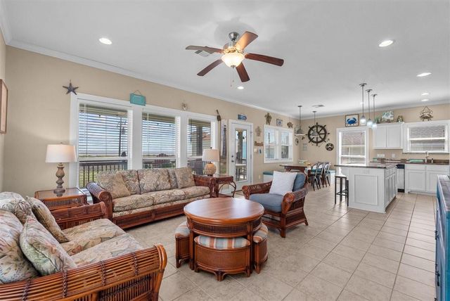 135 Ocean Shore Drive, Crystal Beach, TX 77650
