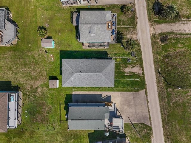 135 Ocean Shore Drive, Crystal Beach, TX 77650