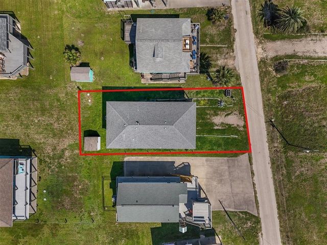 135 Ocean Shore Drive, Crystal Beach, TX 77650