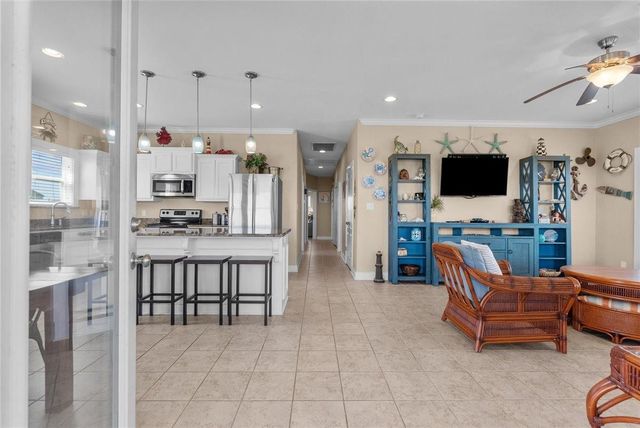 135 Ocean Shore Drive, Crystal Beach, TX 77650