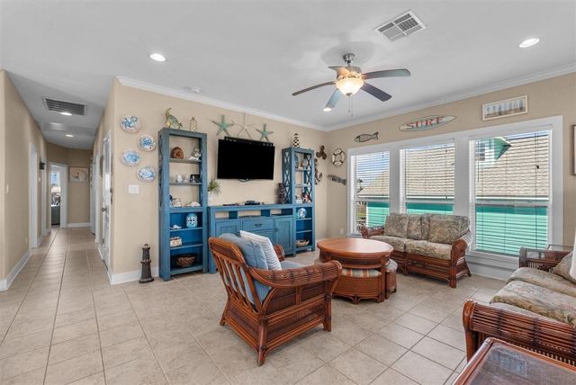 135 Ocean Shore Drive, Crystal Beach, TX 77650