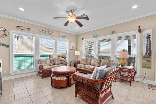 135 Ocean Shore Drive, Crystal Beach, TX 77650