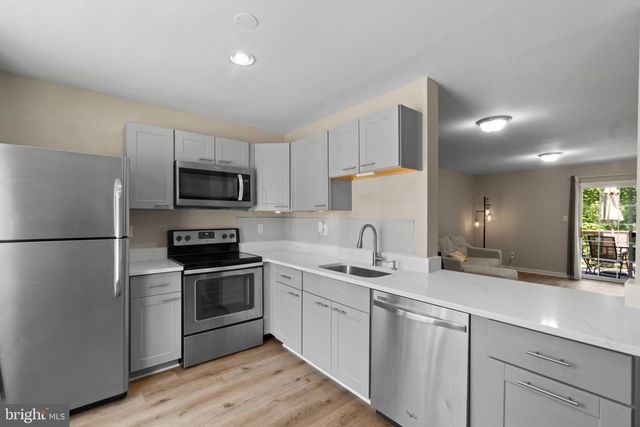 16 HARDWOOD DR, Rosedale, MD 21237