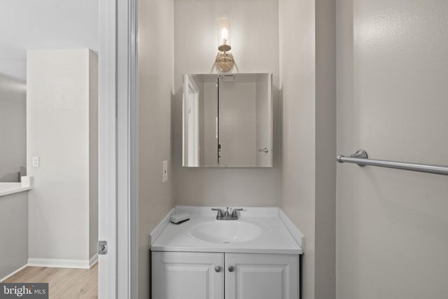 16 HARDWOOD DR, Rosedale, MD 21237