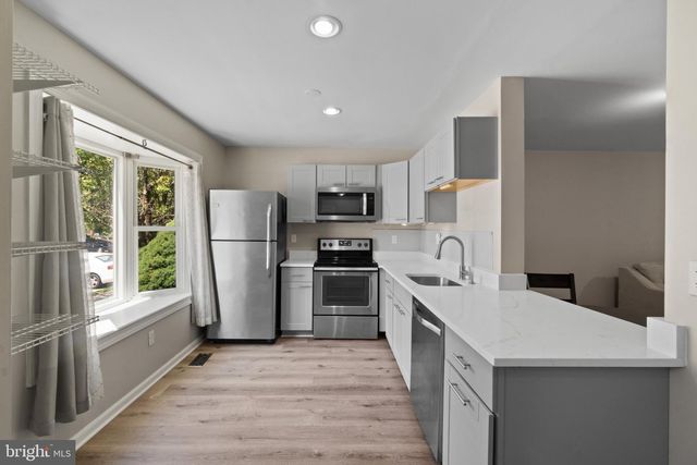 16 HARDWOOD DR, Rosedale, MD 21237
