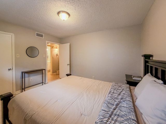 2574 Marilee Lane 23, Houston, TX 77057