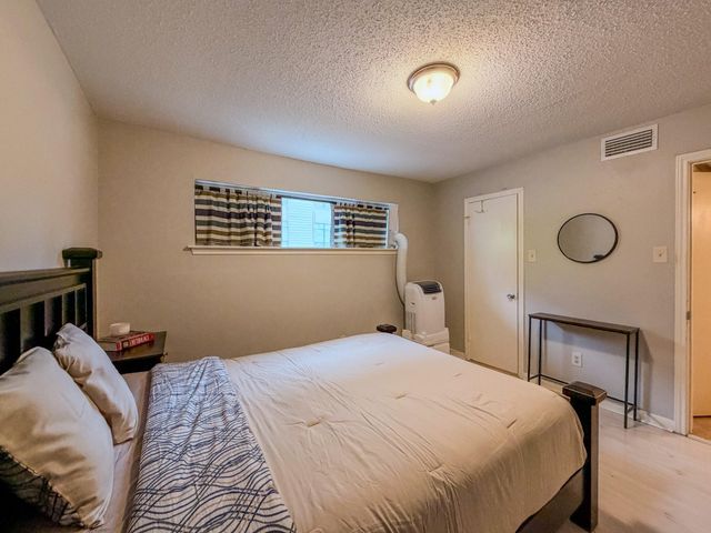 2574 Marilee Lane 23, Houston, TX 77057