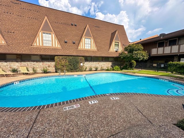 2574 Marilee Lane 23, Houston, TX 77057