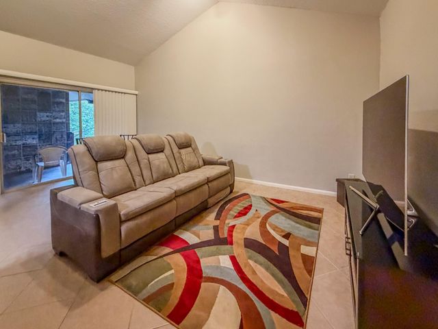 2574 Marilee Lane 23, Houston, TX 77057