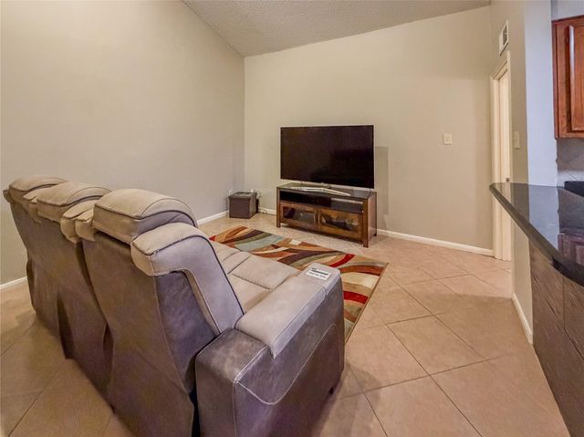 2574 Marilee Lane 23, Houston, TX 77057